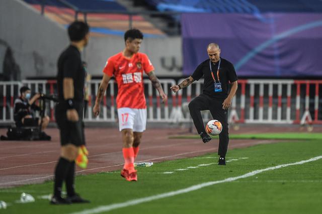 文班亚马33+15马刺险胜篮网 绿军屠奇才5连胜